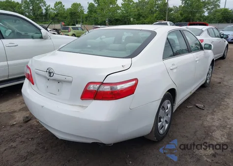 2009 Toyota Camry Le z USA, uszkodzony, nr VIN 4T1BE46K89U807944